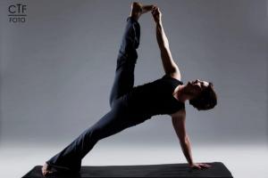 Vasistasana with Uttitha Padangustasana